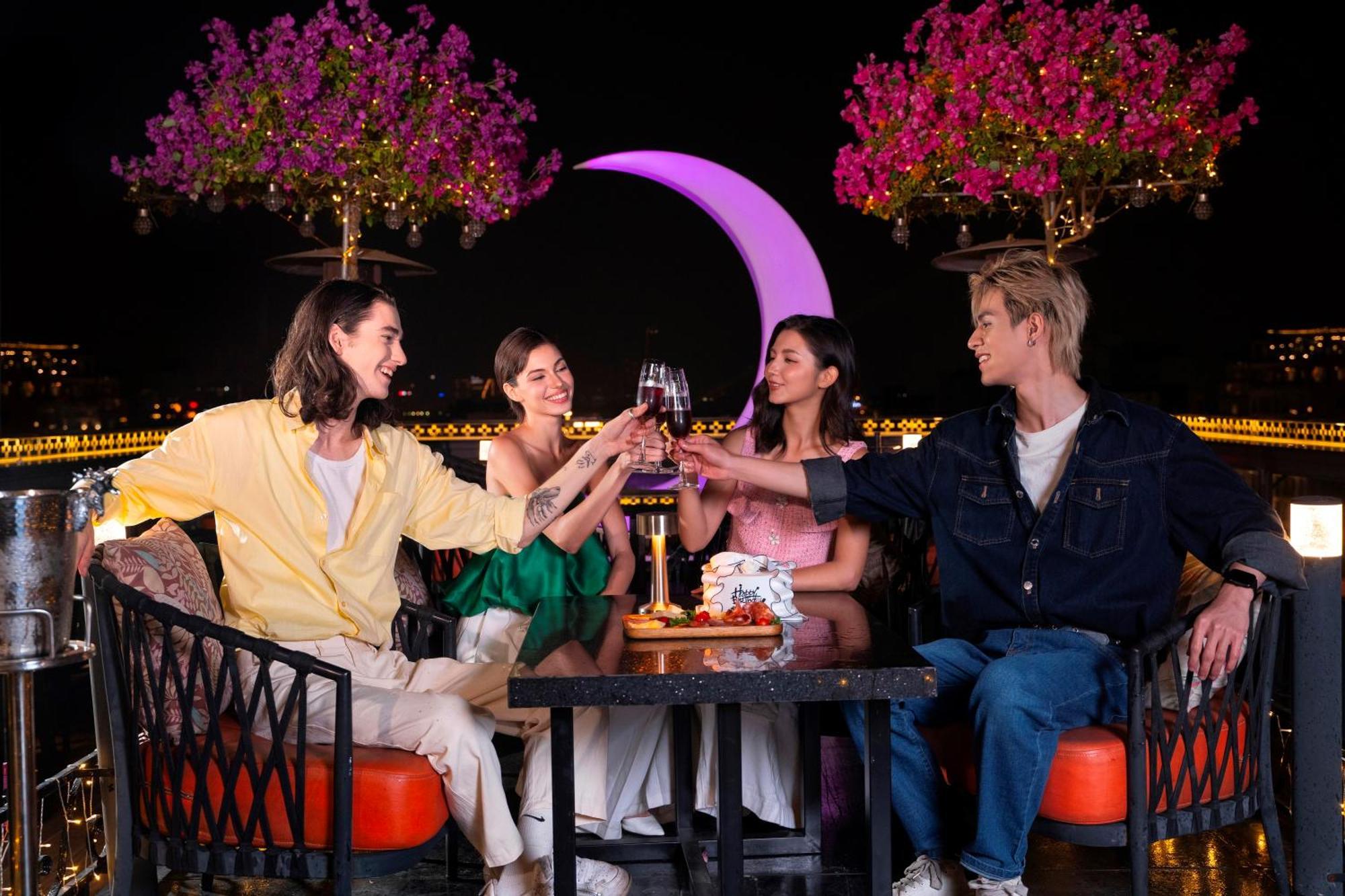 Aurora Premium - A Lifestyle Hotel Hanoi Bagian luar foto