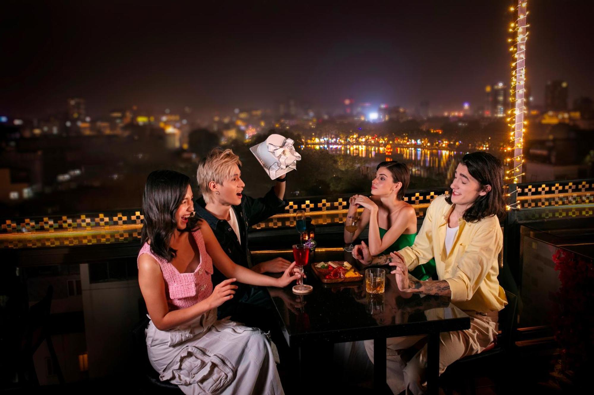 Aurora Premium - A Lifestyle Hotel Hanoi Bagian luar foto