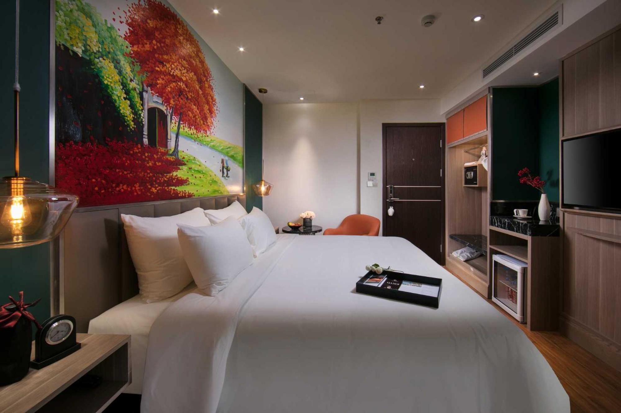 Aurora Premium - A Lifestyle Hotel Hanoi Bagian luar foto