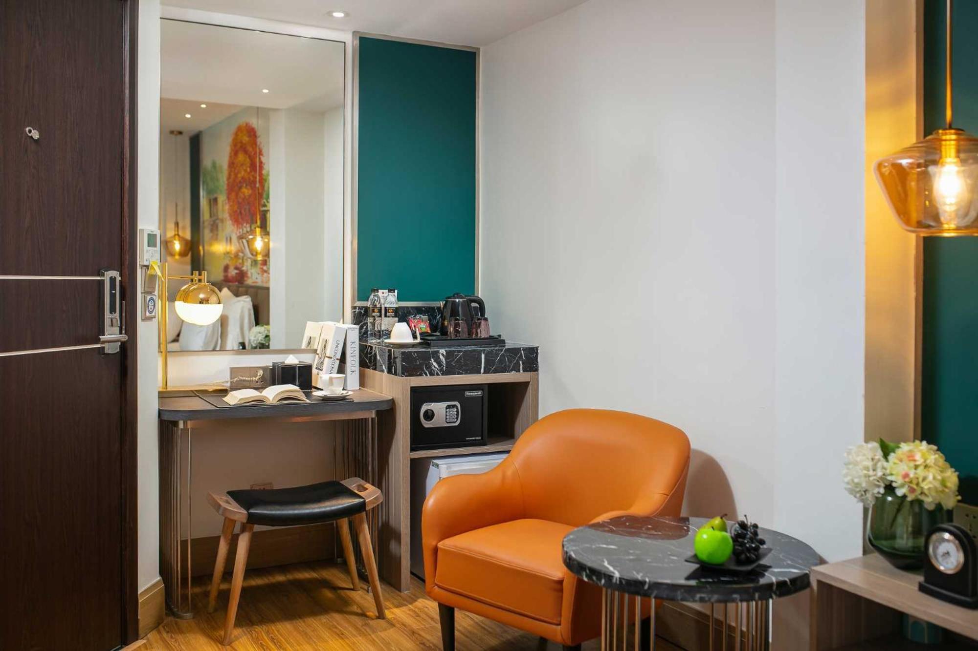 Aurora Premium - A Lifestyle Hotel Hanoi Bagian luar foto